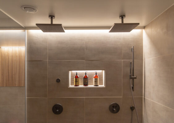 LEDs en el baño: seguridad y estilo