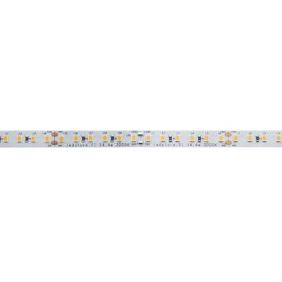 Primer plano de una tira de luz LED flexible con diodos visibles y especificaciones impresas, ideal para soluciones de iluminación energéticamente eficientes.