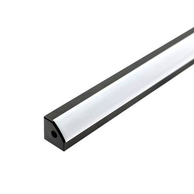 Tira de luz LED triangular con marco negro y difusor blanco, que presenta un elegante diseño minimalista sobre fondo blanco, ideal para interiores modernos.