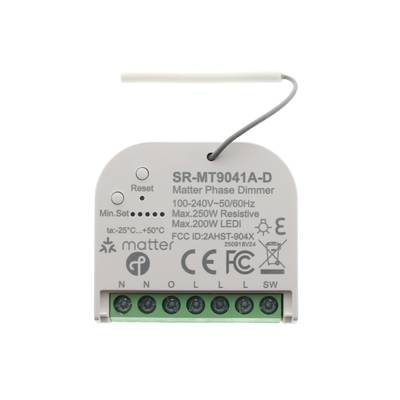 Regulador de fase para luces LED, terminales etiquetados, botón de rearme, pantalla específica para el control de la iluminación.