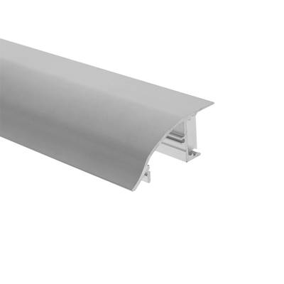 Primer plano de un material de construcción gris con un borde curvado para mostrar la estructura interior, ideal para modernas instalaciones de iluminación LED y diseños arquitectónicos.