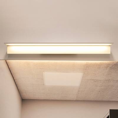 Plafón LED rectangular que ilumina un techo de textura cálida y añade ambiente. La solución de iluminación perfecta para cualquier espacio.