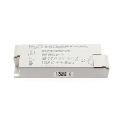 Controlador LED rectangular con etiquetas visibles e información electrónica para una gestión eficiente de la energía en aplicaciones de iluminación LED.