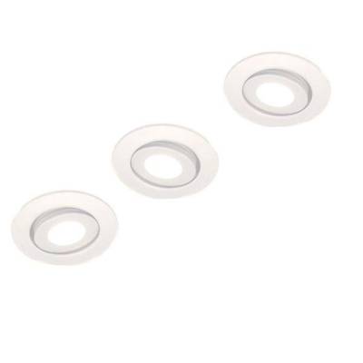 Tres plafones LED redondos blancos de montaje empotrado sobre fondo blanco, ideales para soluciones modernas de iluminación doméstica.