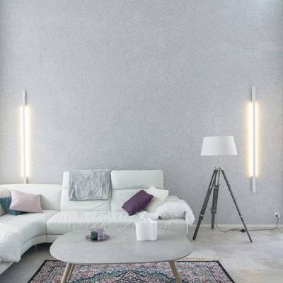 Línea 1700 iluminada en la pared del salón.