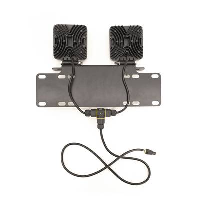 Luces LED dobles con soporte de montaje y cables enchufables para una rápida instalación en el vehículo: energéticamente eficientes, brillantes y duraderas.