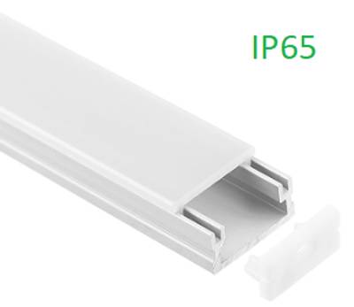 Canal LED blanco rectangular con clasificación IP65 y cubierta extraíble para mejorar la durabilidad y versatilidad de las soluciones de iluminación.