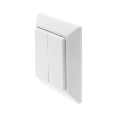 Vista lateral de un interruptor doble de luz blanca en la pared en una tienda de iluminación LED para soluciones energéticamente eficientes.