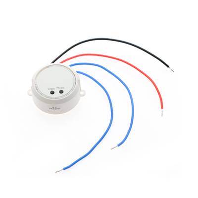 Controlador blanco con cables negros, rojos y azules y botones marcados "Learn" y "Preset" para sistemas de iluminación LED.