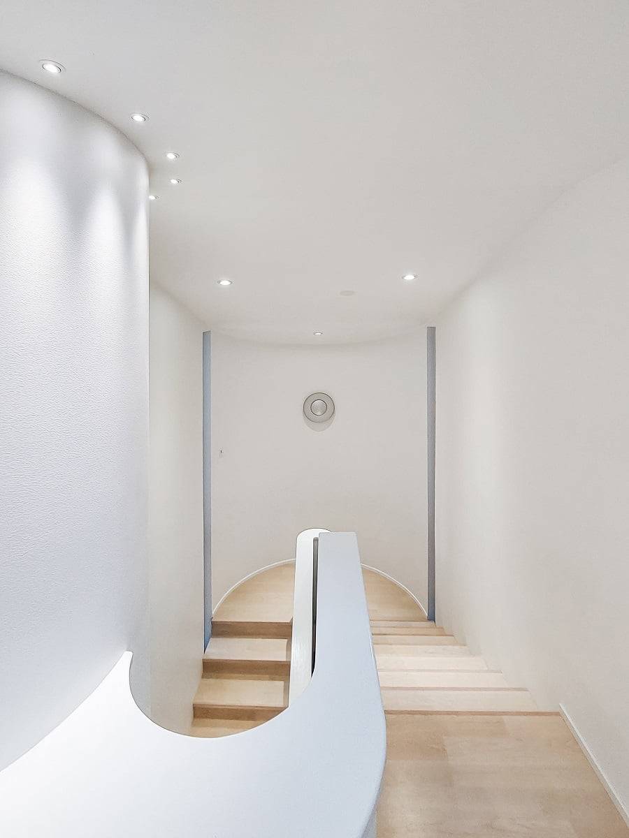 Luz indirecta en escaleras