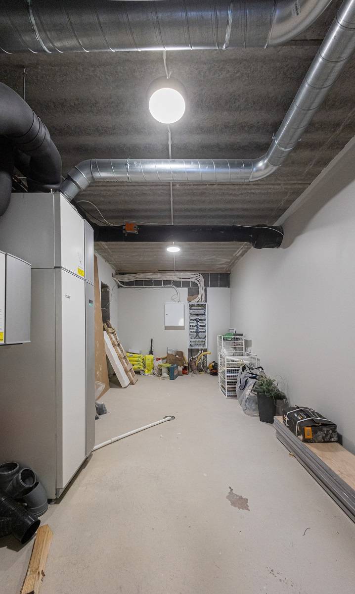 26 Iluminación de salas técnicas con techo de superficie LedStorefi