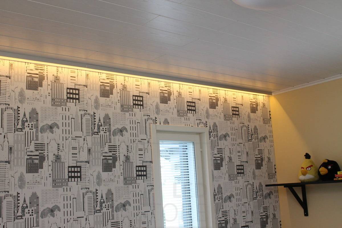 Feria de la Vivienda 2014: cinta led en el dormitorio, tras la moldura blanca. Ledstore.fi