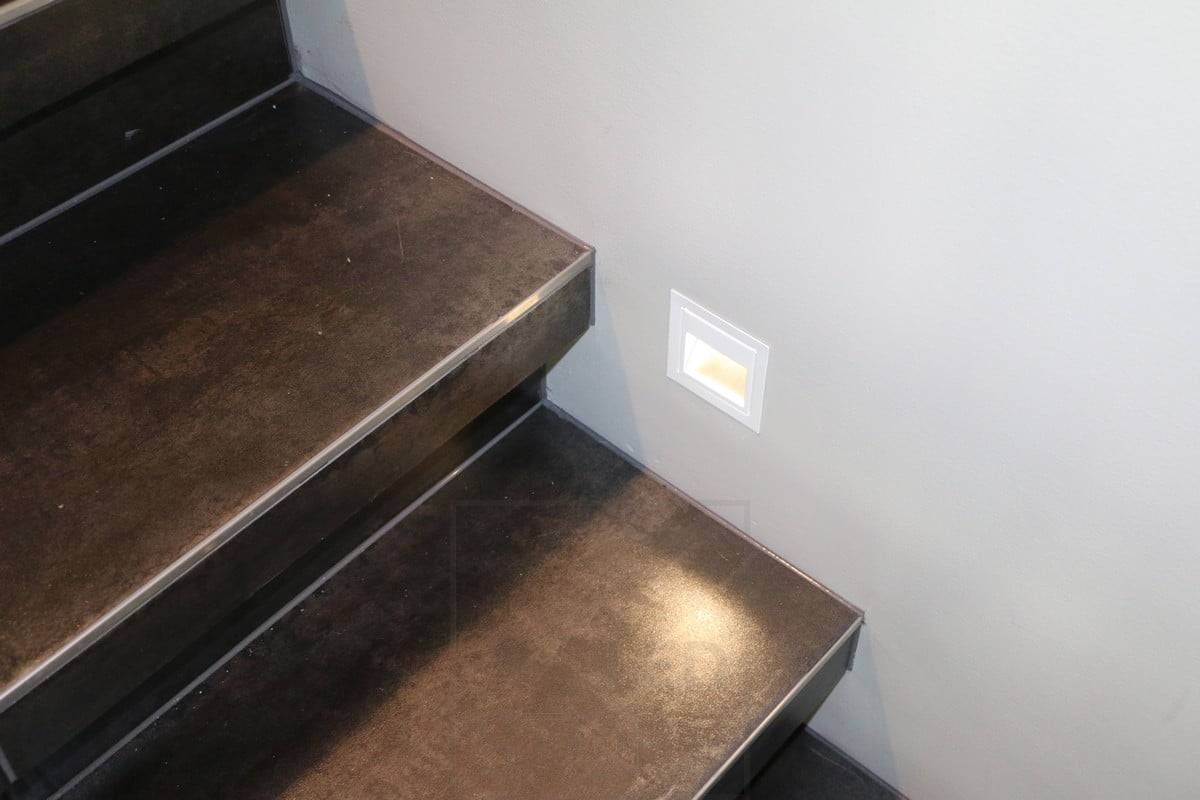Feria de la Vivienda 2015: Apliques INWALL como luces de paso de escalera. Ledstore.fi