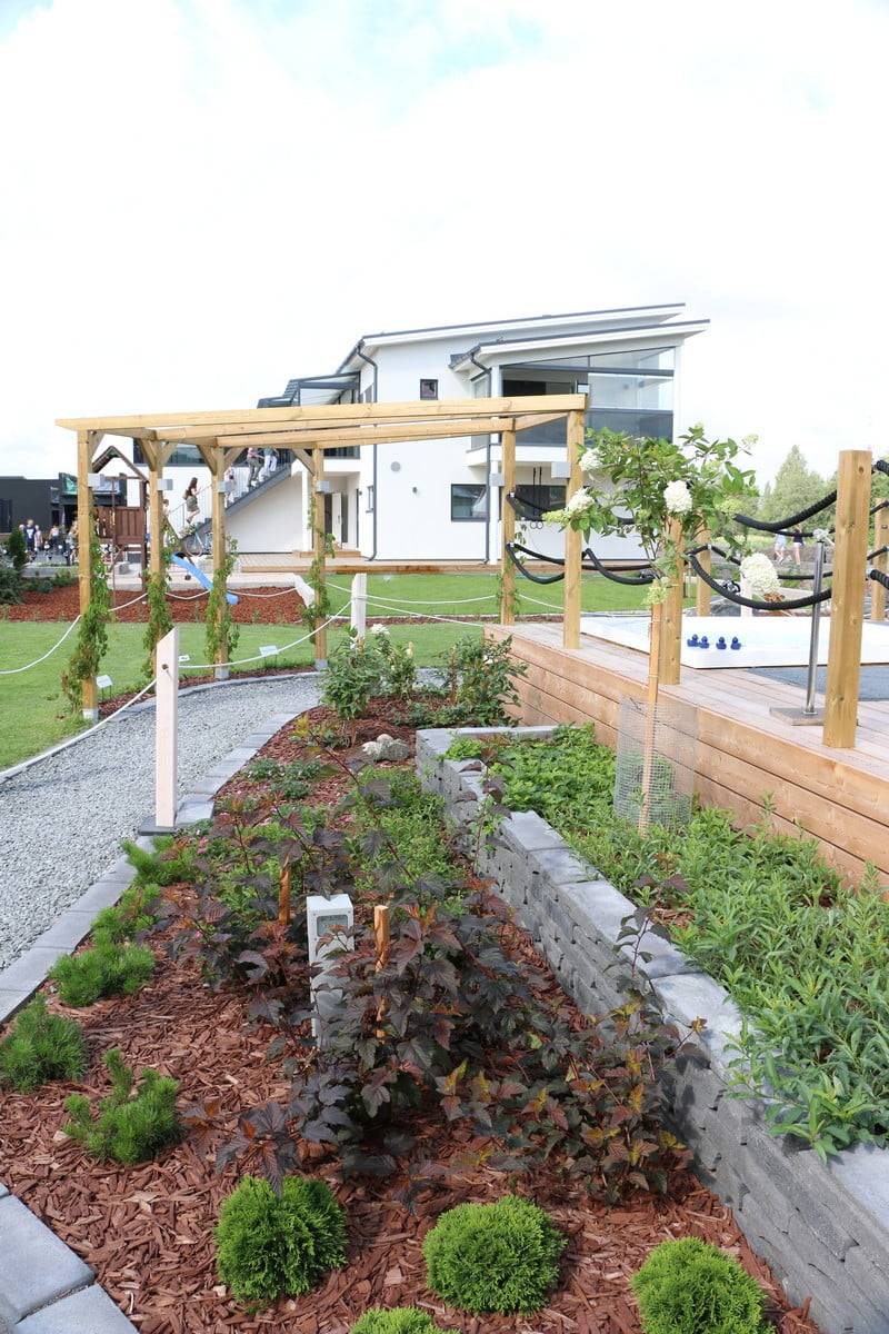 Feria de la Vivienda 2018: el Pilar Cúbico en un parterre. Ledstore.fi