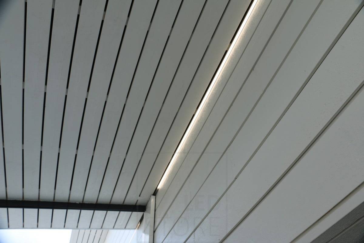 Feria de la Vivienda 2018: cinta led en el techo en la terraza. Ledstore.fi