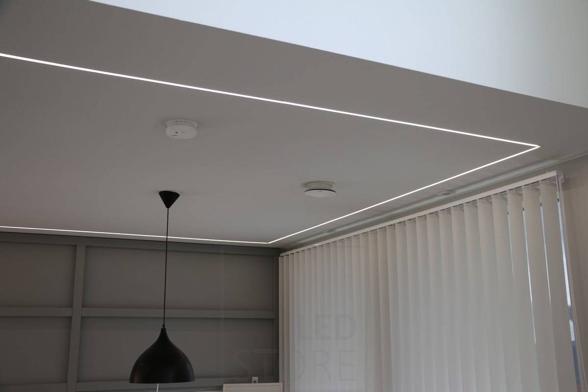 Feria de la Vivienda 2018: cinta led en el perímetro del rincón comedor. Ledstore.fi