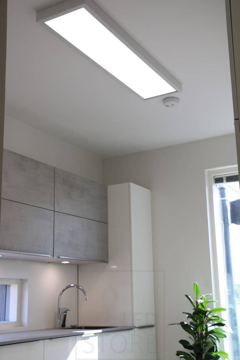 Feria de la vivienda 2018: panel led 300x1200 en caja de superficie. Ledstore.fi