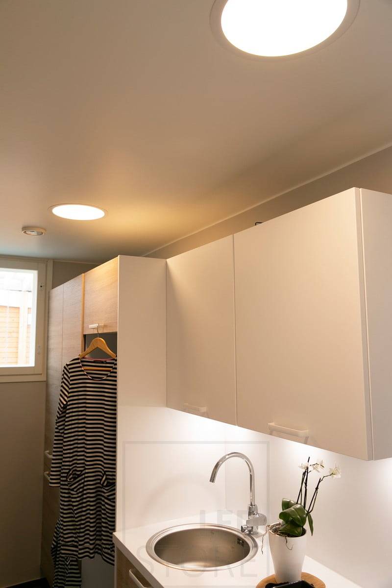 Feria de la Vivienda 2018: Plafón redondo de 240mm para techo y encimera en un lavadero. Ledstore.fi