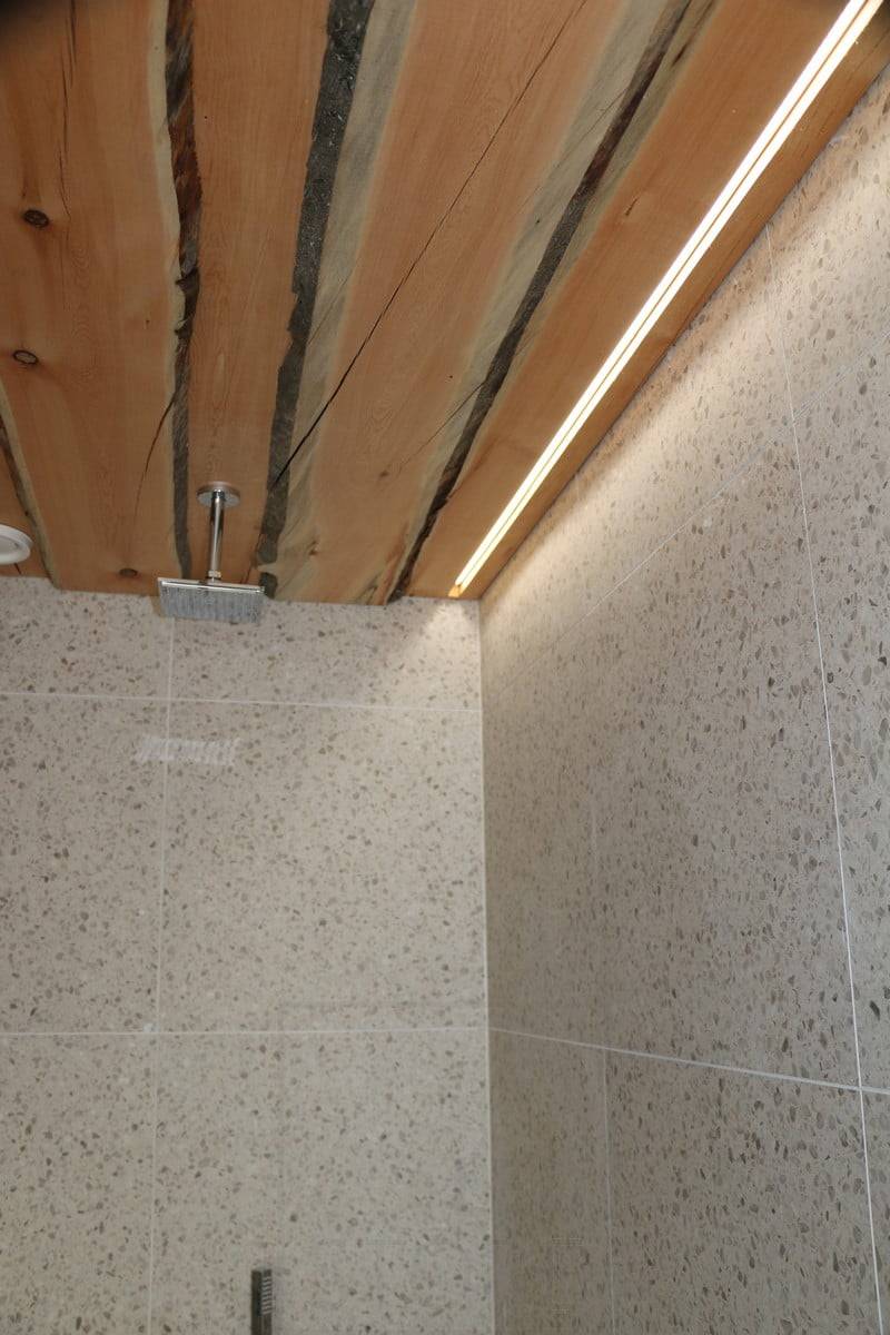 Feria de la Vivienda 2019: Cinta de led en un techo serrado en un Tuppee. Ledstore.fi