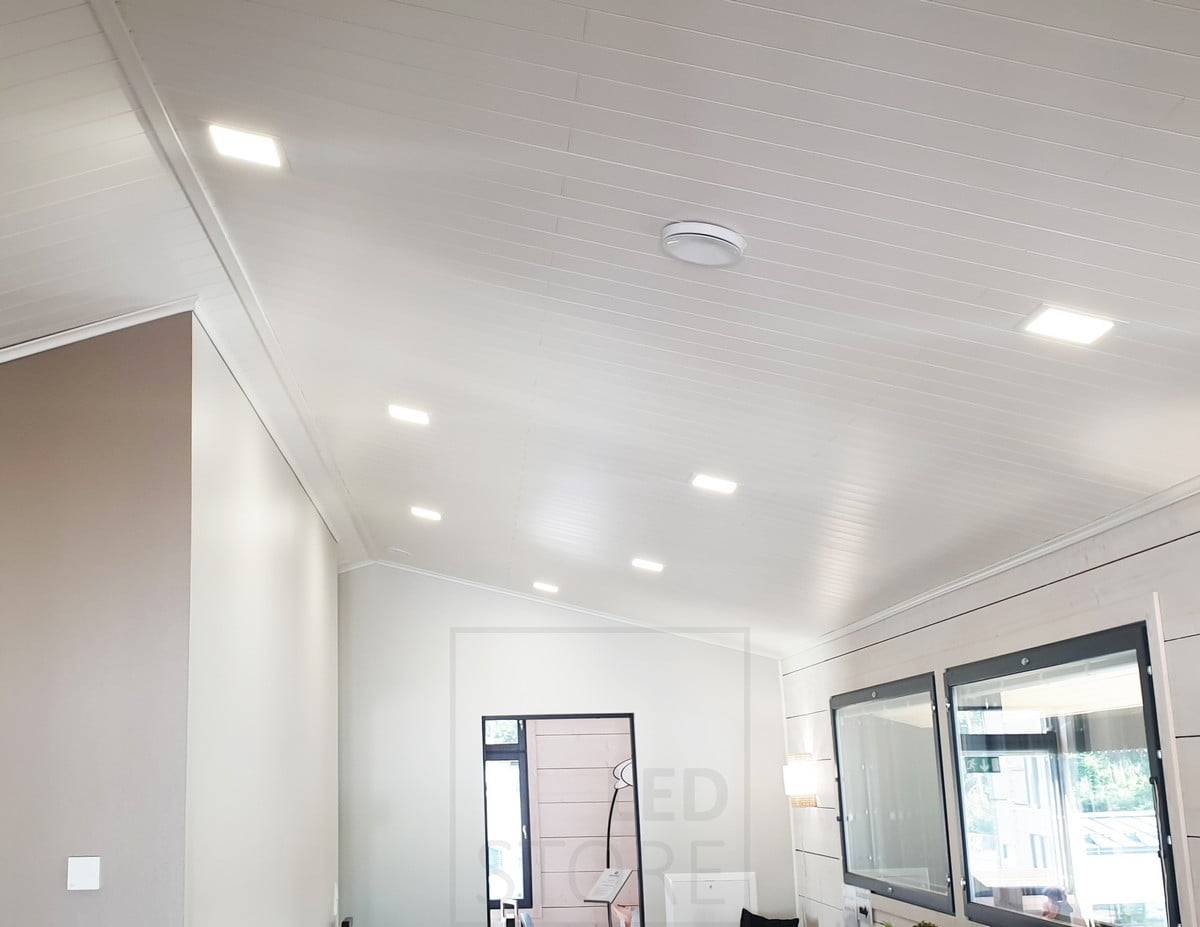 Feria de la Vivienda 2020: plafón led redondo de 200mm en el techo del salón. Ledstore.fi