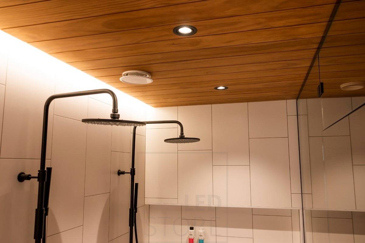 Feria de la Vivienda 2020: luz indirecta sobre la ducha. Ledstore.fi