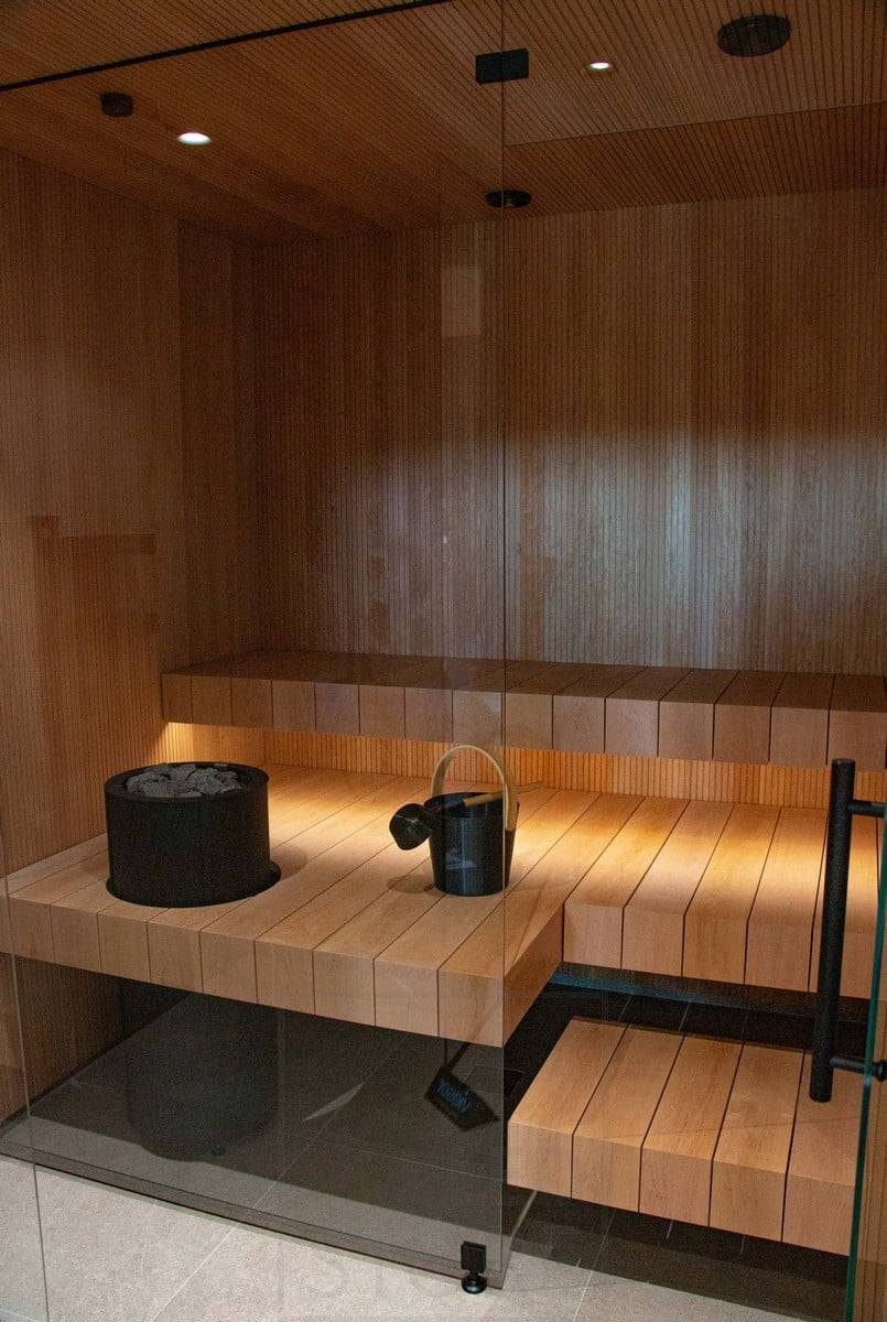 Feria de la Vivienda 2022: Cinta de leds bajo el laúd flotante. Ledstore.fi