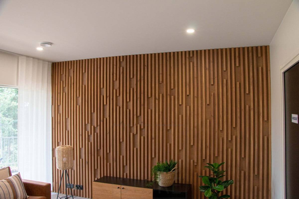 Feria de la Vivienda 2022: Iluminación del muro fronterizo con focos blancos. Ledstore.fi