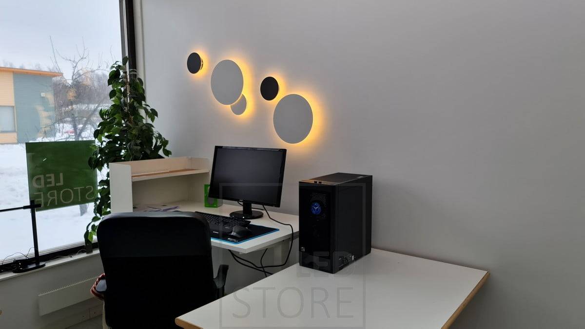Aplique decorativo led ECLIPSE con temperatura de color regulable. Los apliques se pueden juntar para crear el conjunto perfecto para usted Ledstore.fi