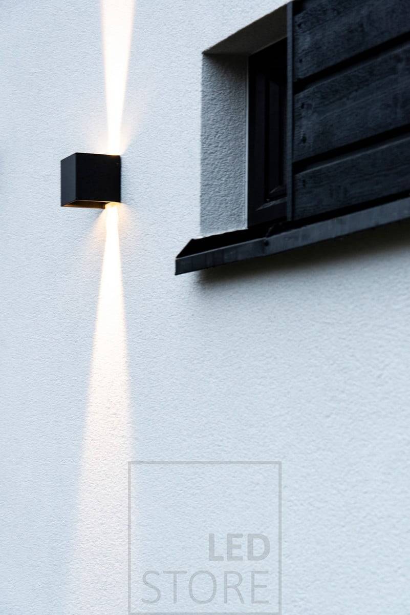 Aplique led FUNK, ilumina en dos direcciones. El ángulo de apertura de la luz es ajustable para adaptarse a sus necesidades. Ledstore.fi