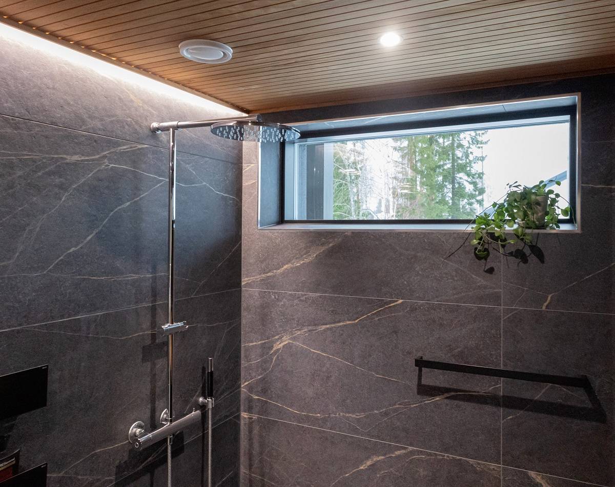 Foco de baño y tira led.
