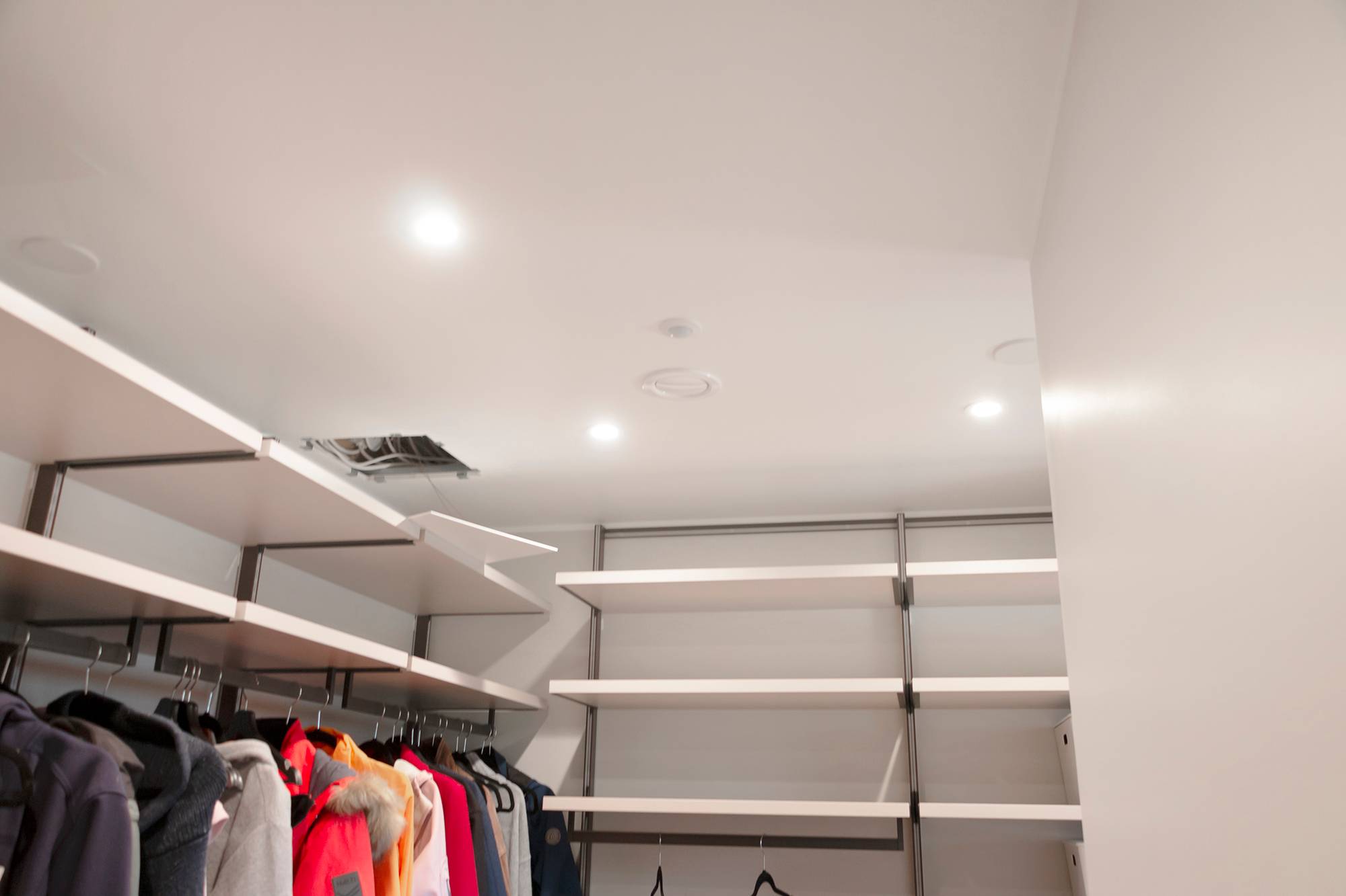 Focos en un armario. Ledstore.fi