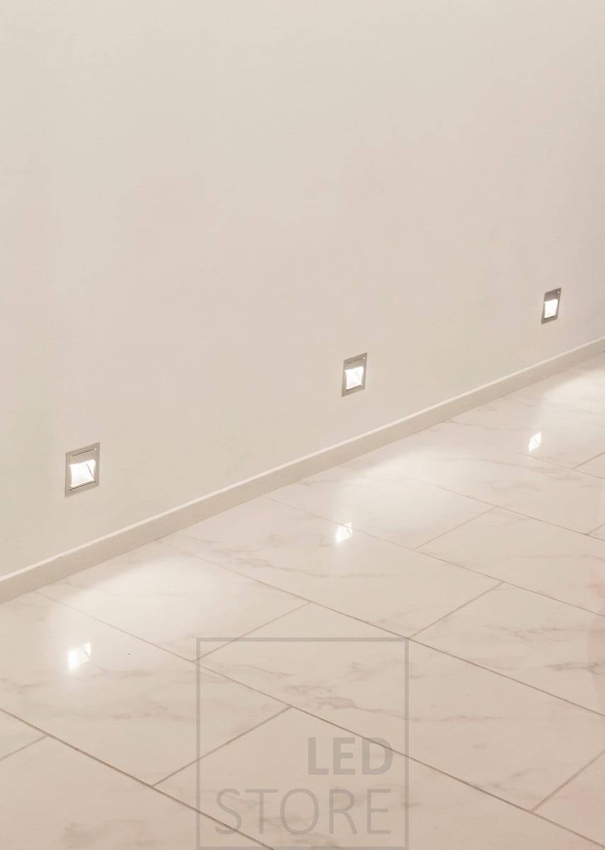 Luminarias empotrables de pared IN-WALL que crean una luz indirecta a nivel del suelo. Adecuada para su uso en escaleras como luz de peldaño o como luz de pasillo. Al conectar la IN-WALL a un sensor de ocupación, se obtiene una solución funcional para la iluminación nocturna. Ledstore.fi