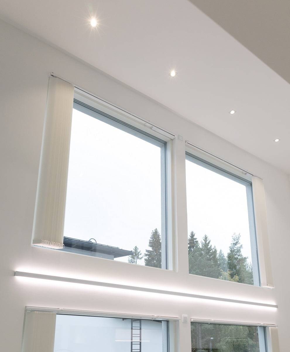 LED STORE con texto blanco sobre fondo verde, que destaca las soluciones de iluminación respetuosas con el medio ambiente.