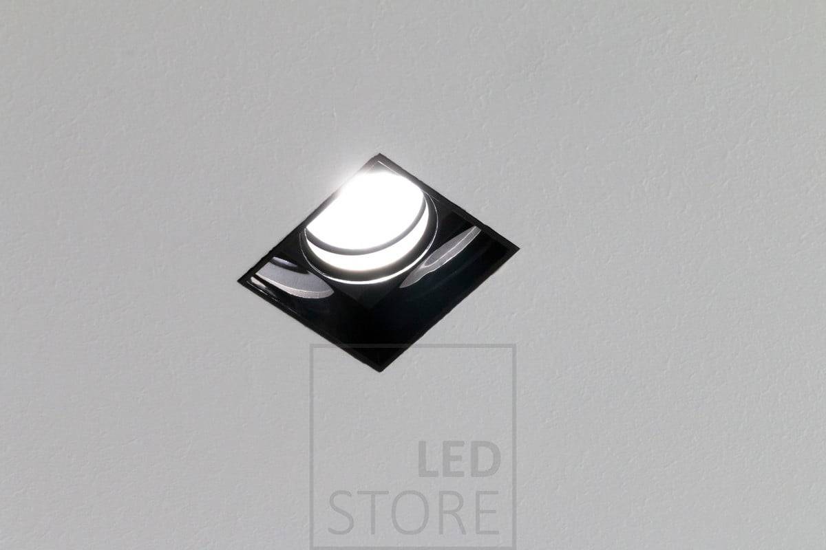 ¿Cómo hacen los hoteles para ocultar los focos? Aquí lo tiene: El foco Led PIILO es una luminaria de escayola que crea un aspecto arquitectónico y hotelero. Un poco más de trabajo para instalar, ¡pero un gran resultado! Ledstore.fi