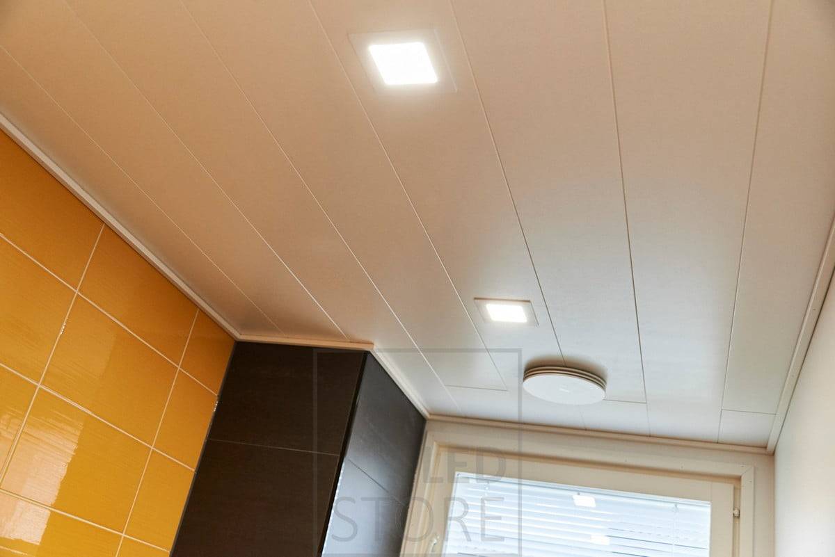 Los paneles pequeños son modernos y sencillos y proporcionan una iluminación eficiente para su tamaño. Ledstore.fi