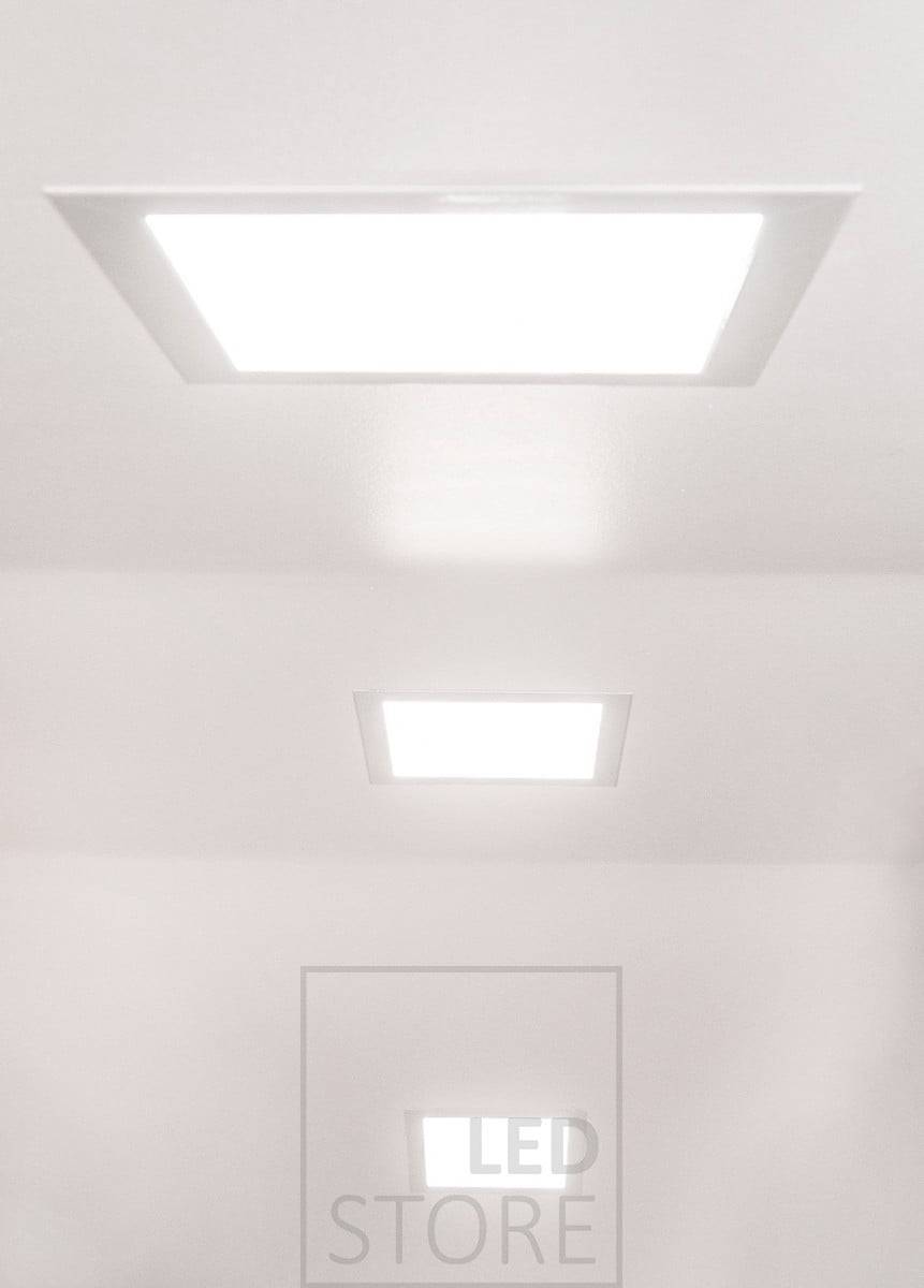 Luces de panel en el techo del garaje. Ledstore.fi