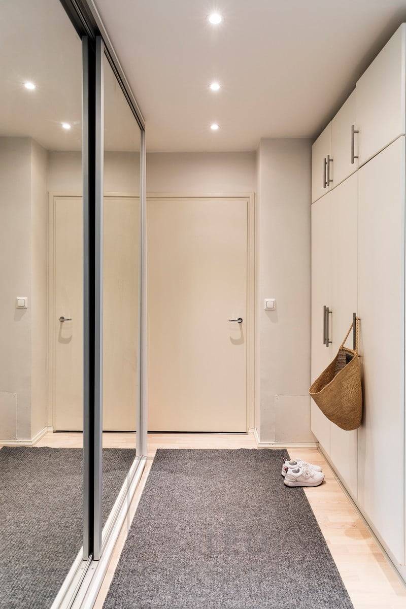 Downlights led redondos para iluminar los pasillos. Ledstore.fi