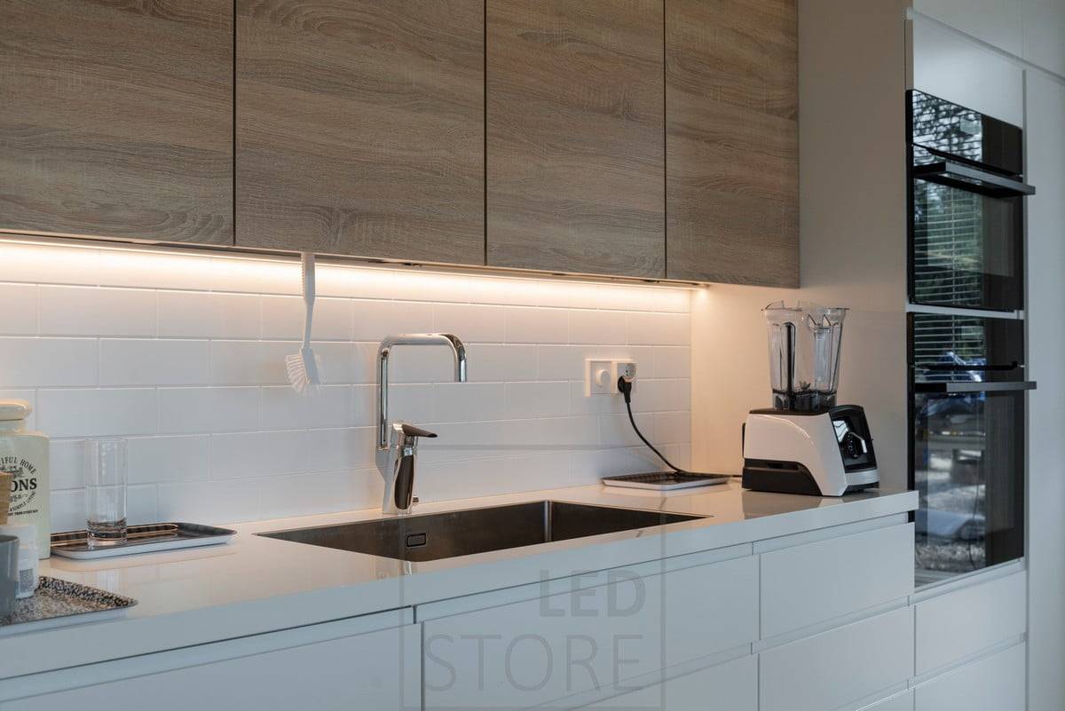 Tiras led para iluminar encimeras de cocina. Ledstore.fi