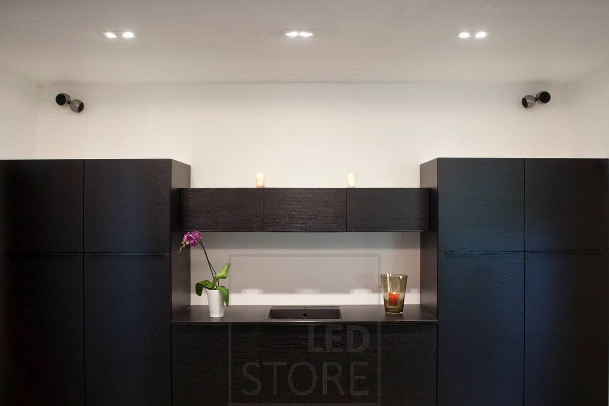 En la cocina, un punto de luz en el techo. Ledstore.fi