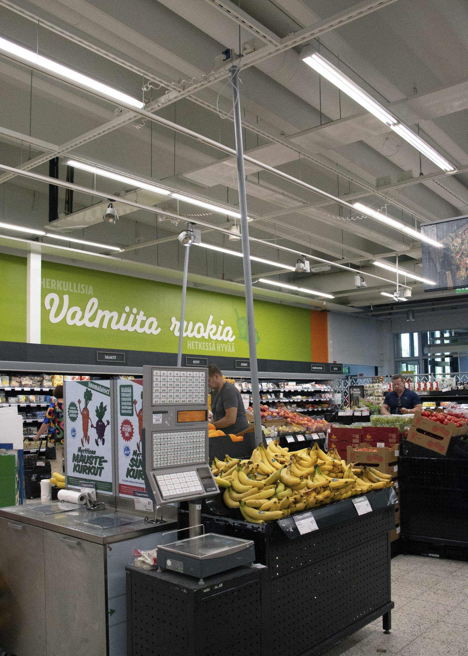 Los tubos Led proporcionan una iluminación eficiente y uniforme para su tienda de comestibles. Ledstore.fi