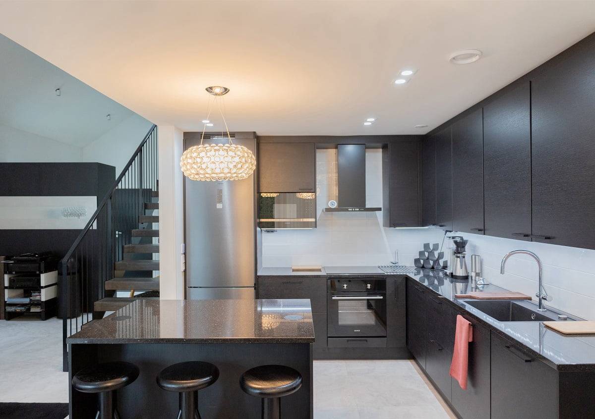 Los focos de cocina y las tiras de luz para encimeras son regulables en temperatura de color. ©LedStore
