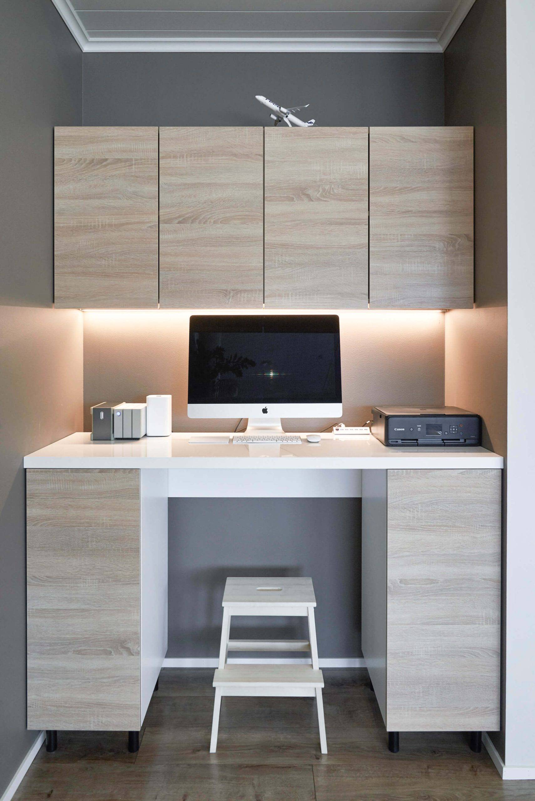 Letrero LED STORE con un cuadrado blanco sobre fondo verde, que muestra una fuente moderna para la marca de una tienda de iluminación LED.