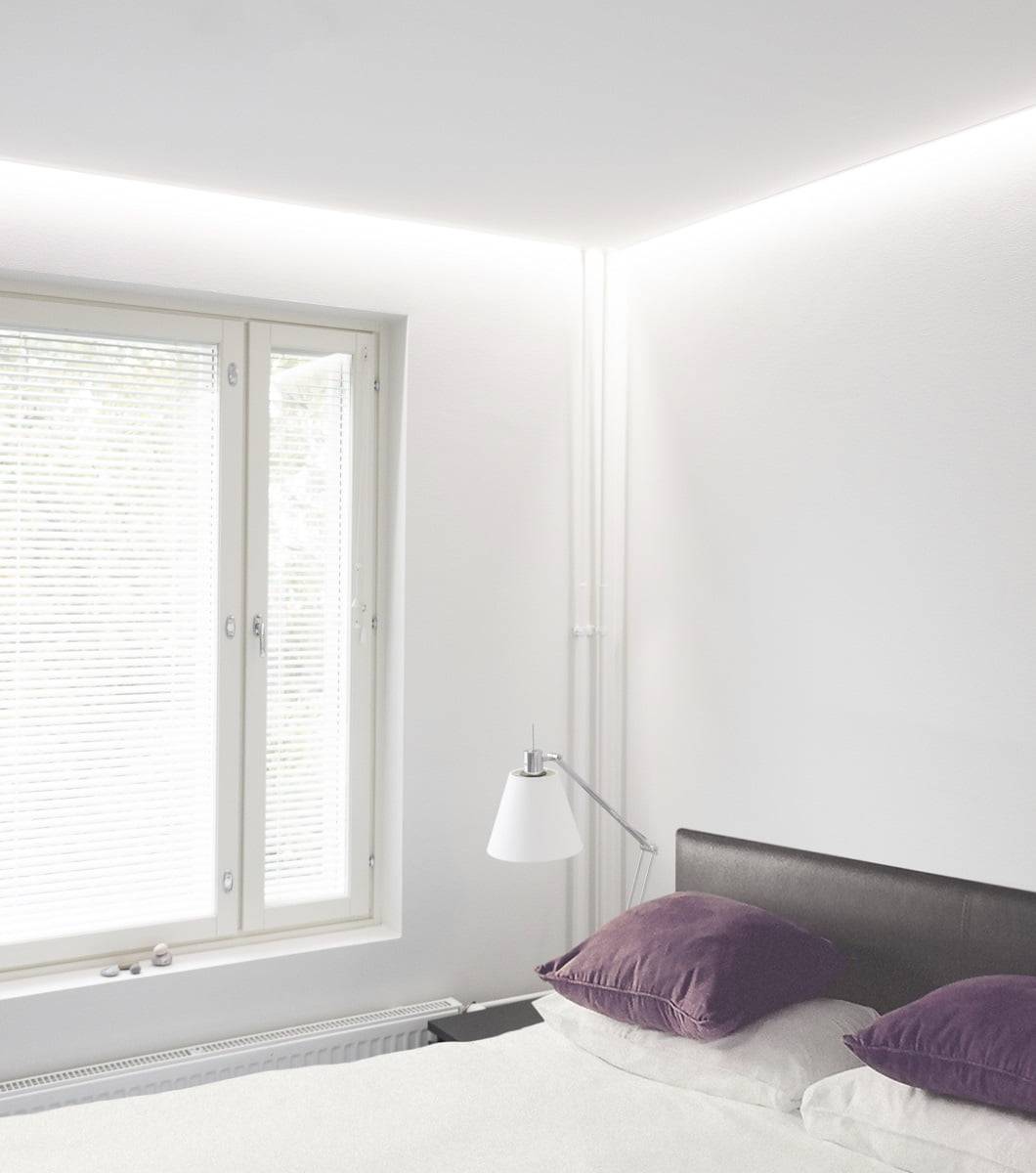 Un fondo verde en el centro de un cuadrado blanco; dentro, "LED STORE" aparece en negrita en texto blanco, destacando los servicios de iluminación LED.