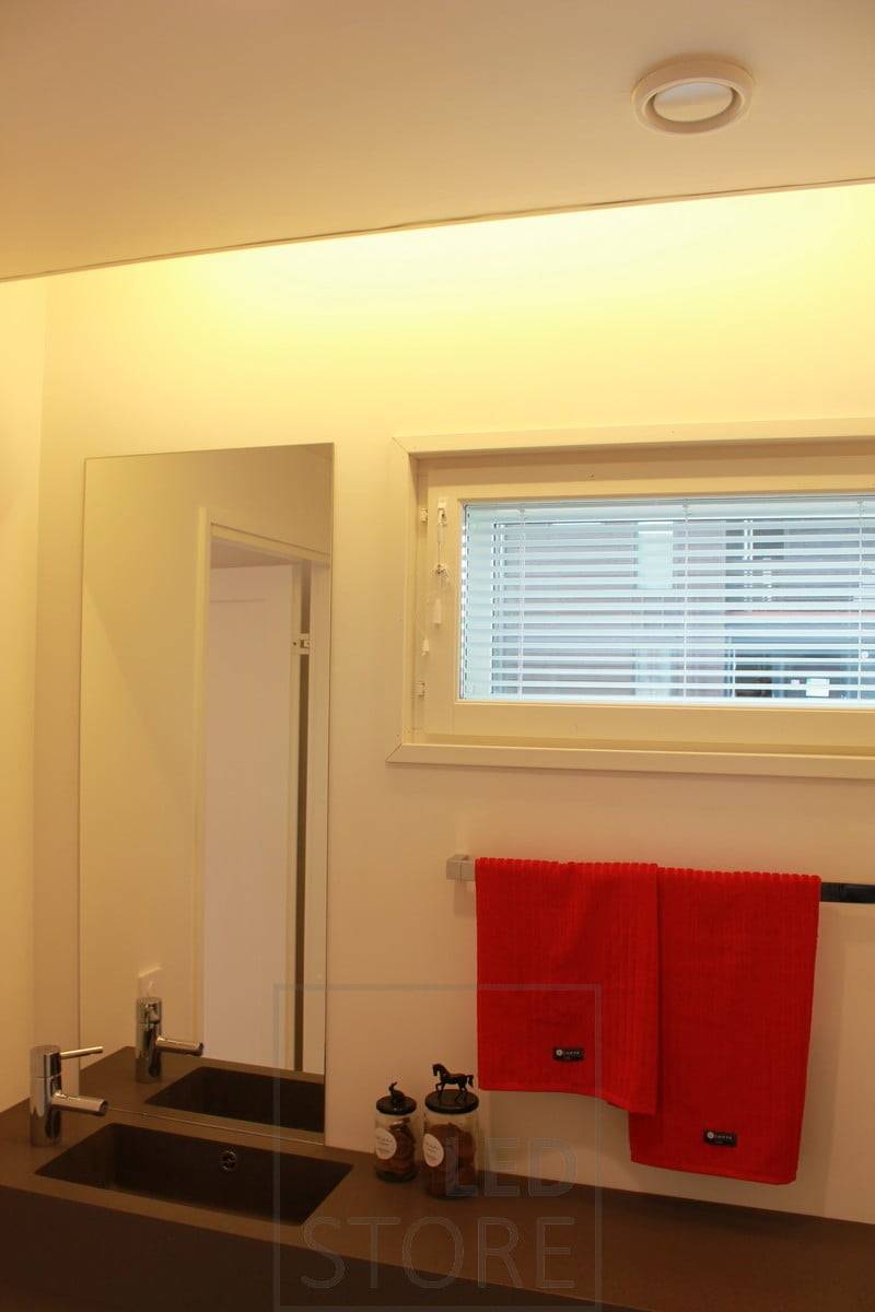 Tira led entre techo y pared para iluminación indirecta. Ledstore.fi