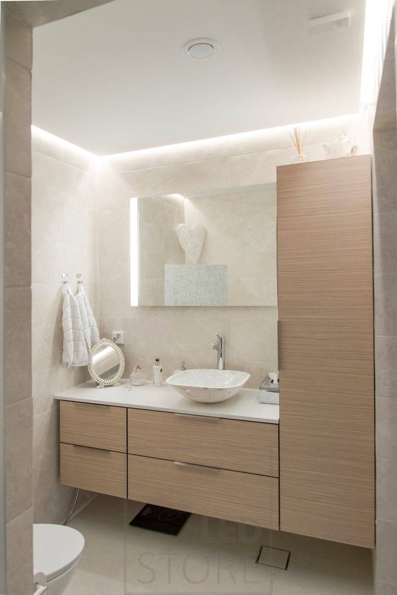Tira de leds orientada hacia la pared. La solución aporta una luz bonita y agradable al espacio. Ledstore.fi