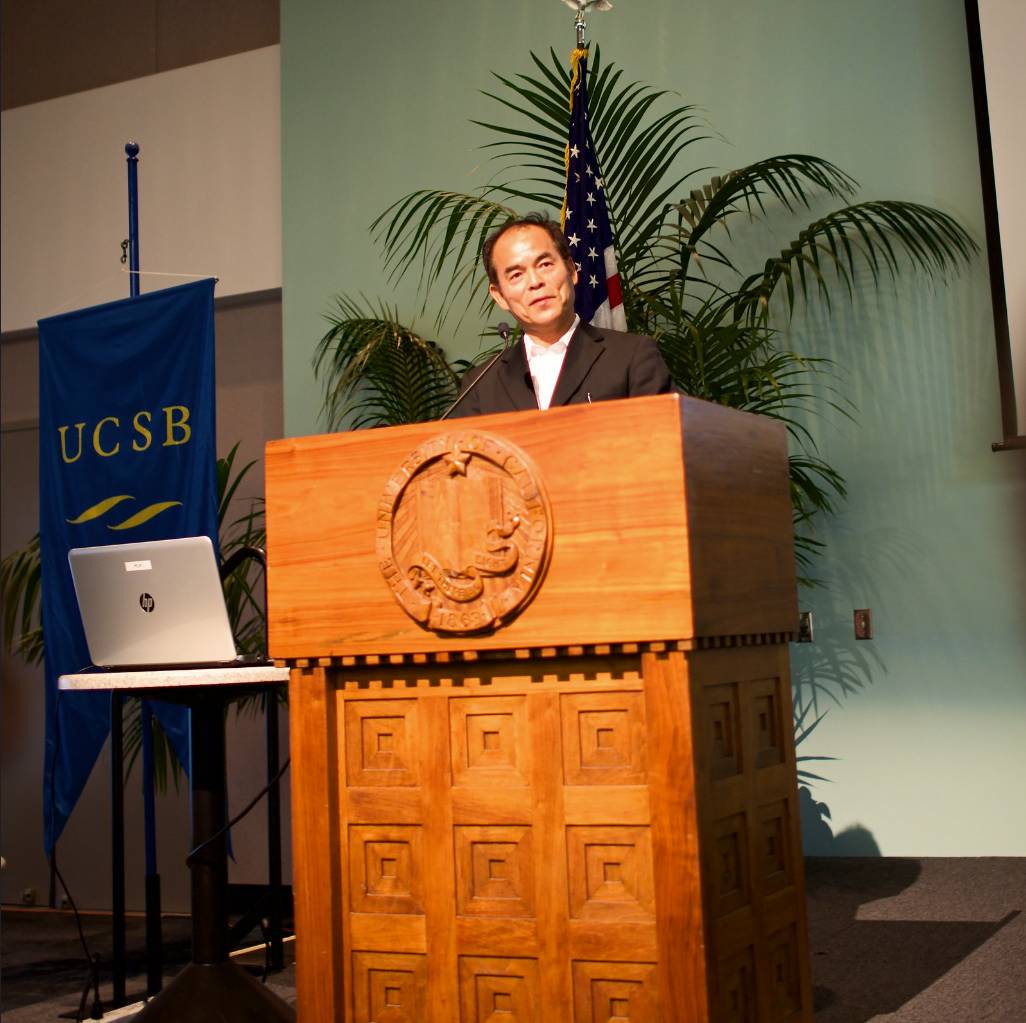 Historia del LED - Shuji Nakamura en 2014. Foto de Glenn Beltz