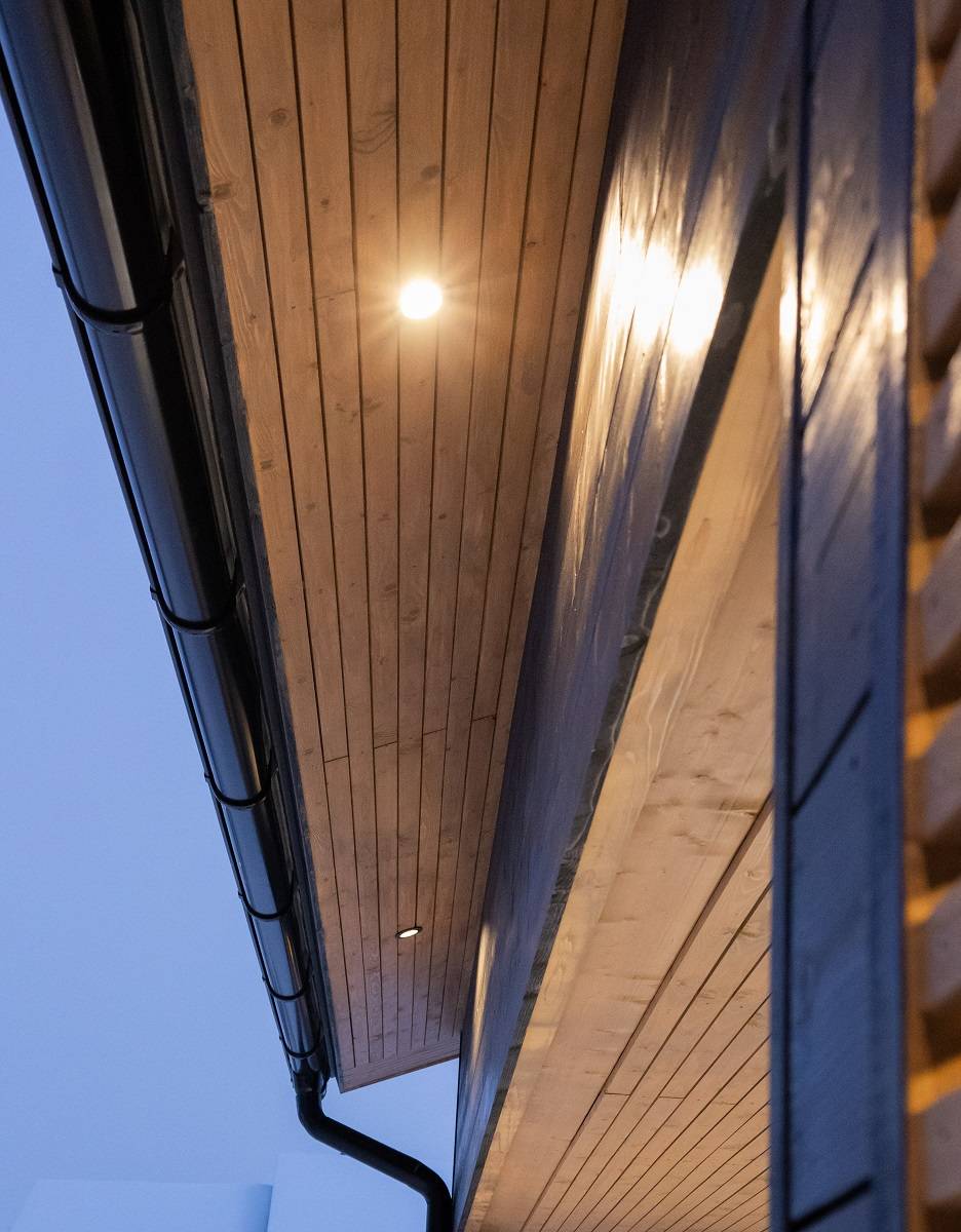 Iluminación de huecos en cochera con focos LED