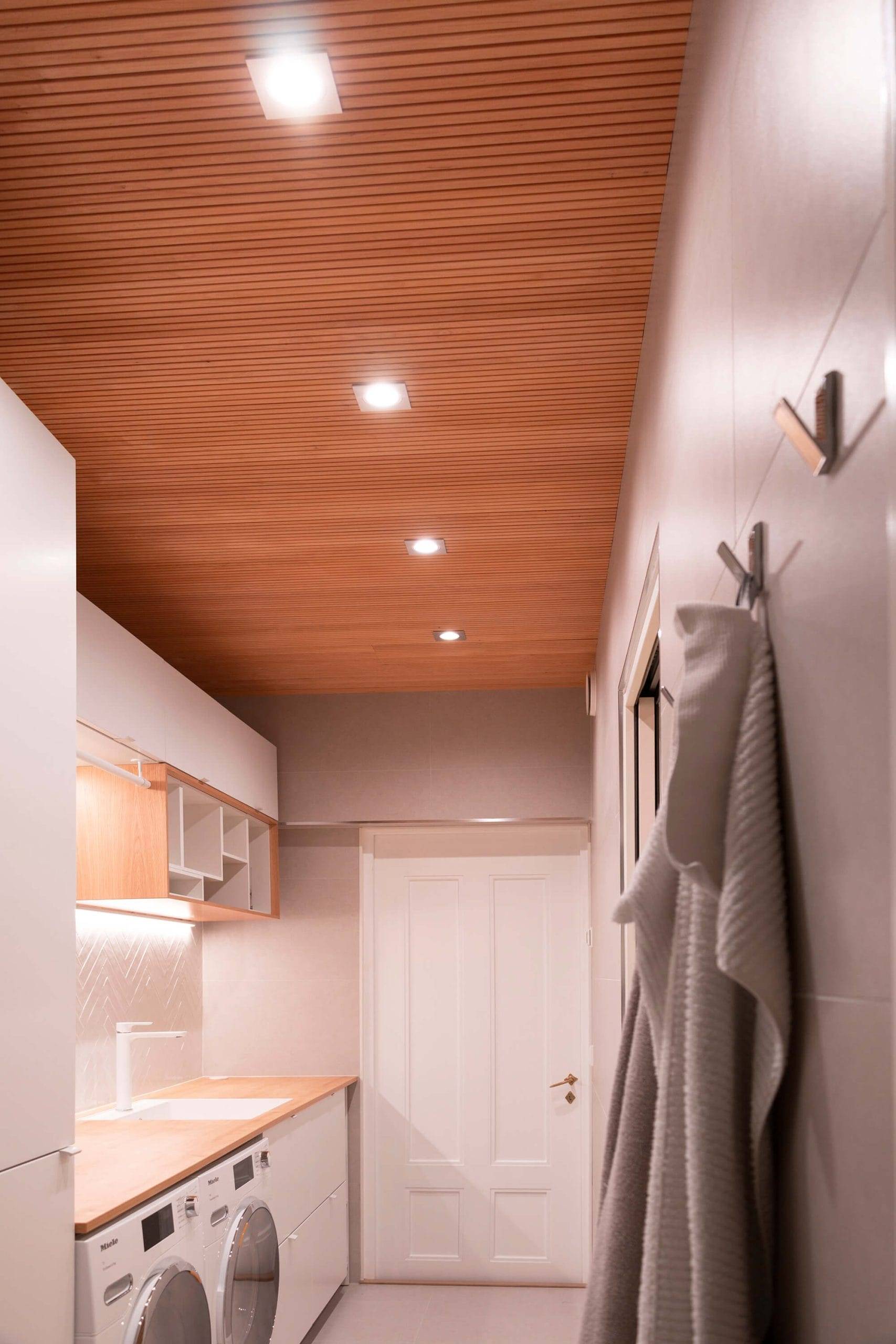 Iluminación en dos niveles en un lavadero, LedStore.fi