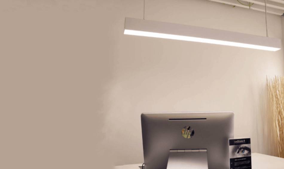 La luz de trabajo crea una luz uniforme para trabajar