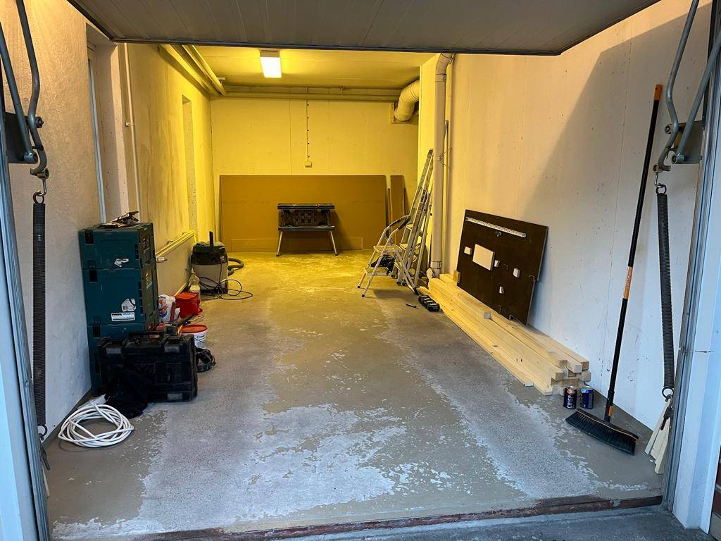 Las luces del garaje siguen encendidas - comienza la renovación